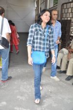 Priya Dutt vote in Mumbai on 15th Oct 2014